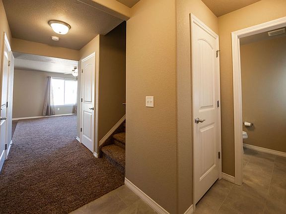 3rd image of 1824 Castle Hill Dr