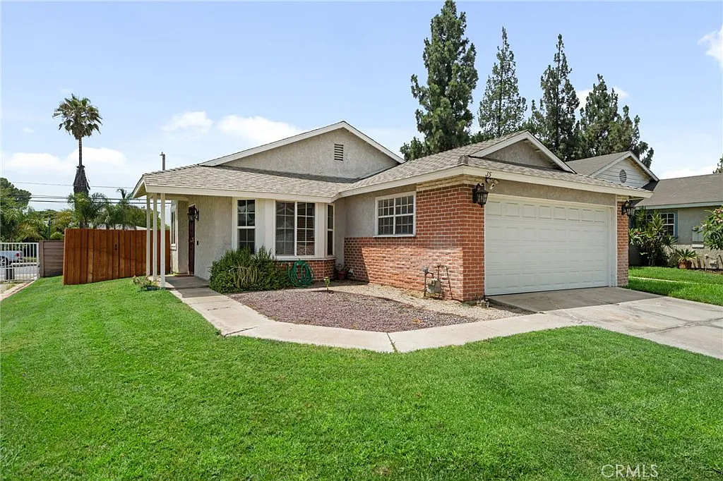 3 bed, 1096 sqft, $3,000 — Photo 2