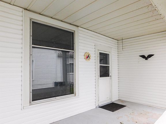 3rd image of 613 W Cherry St