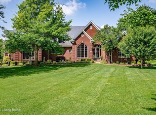 389 Cedar Place Dr, Shepherdsville, KY 40165