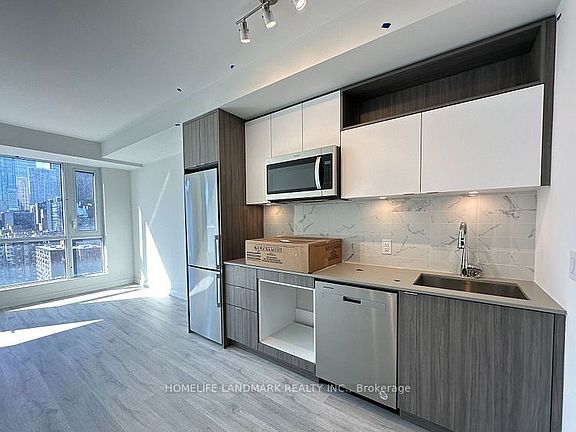 2nd image of 135 Lower Sherbourne St #1465