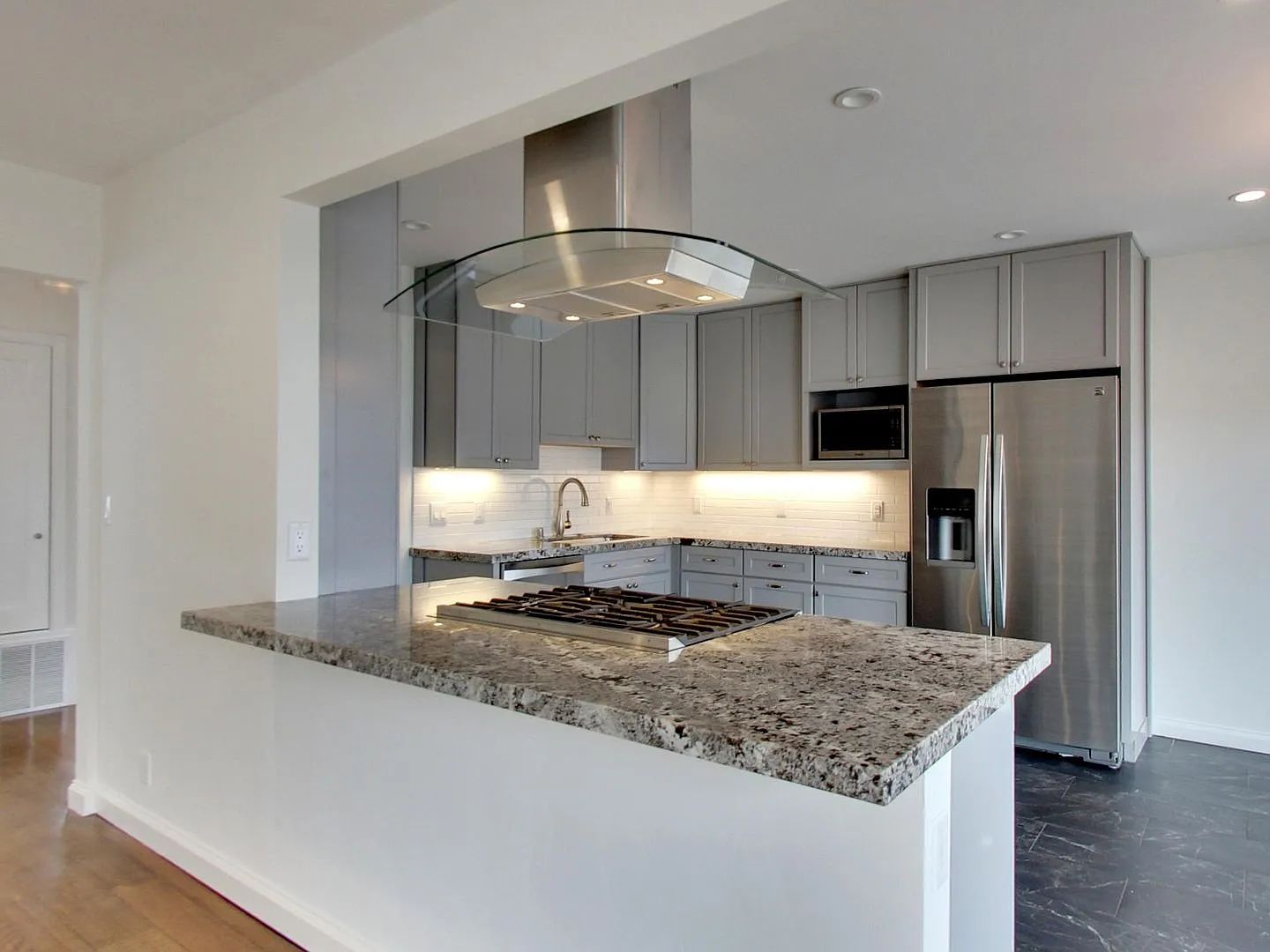 Renovated 3BR/2BA Singe Family Home w/ Garage & Ocean Views! — Photo 4