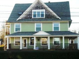 48 Narragansett Ave APT 2, Narragansett, RI 02882