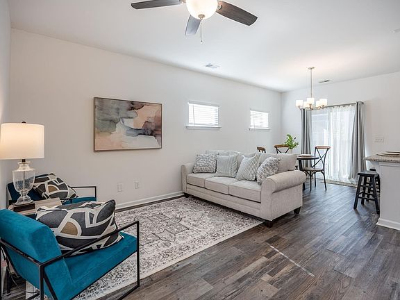 4th image of 125 Hunters Grove Drive