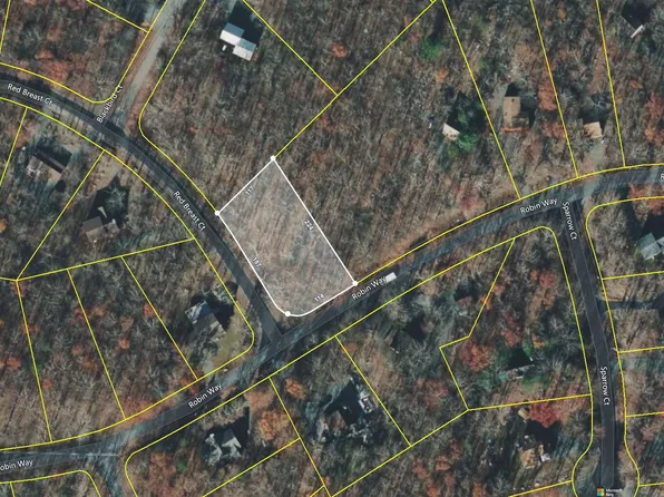 130 Robin Way, Lackawaxen, PA 18435