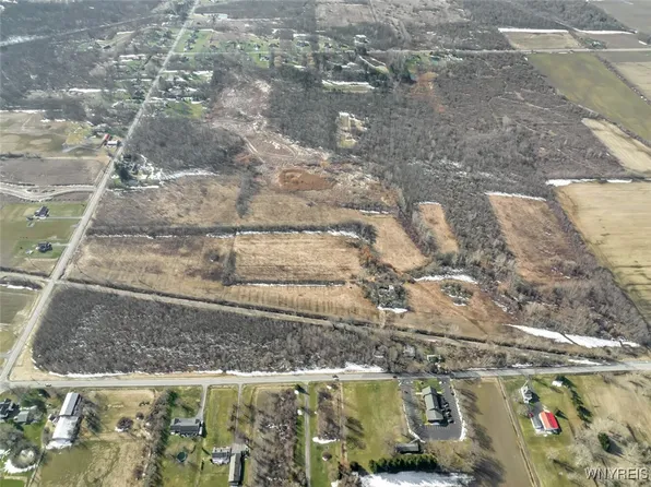 Clarence Center Rd #4, Akron, NY 14001