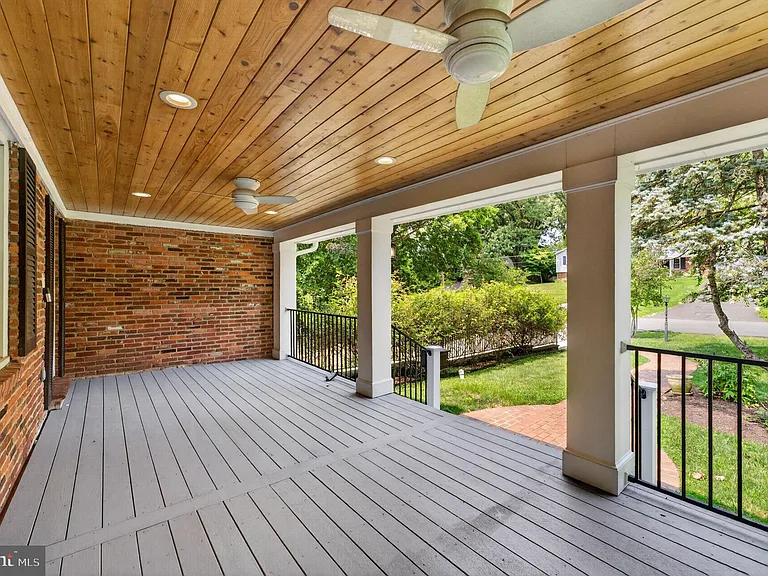 6443 Walters Woods Dr — Photo 6