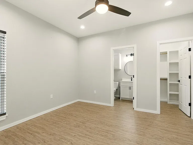 7433 FM 603 — Photo 19
