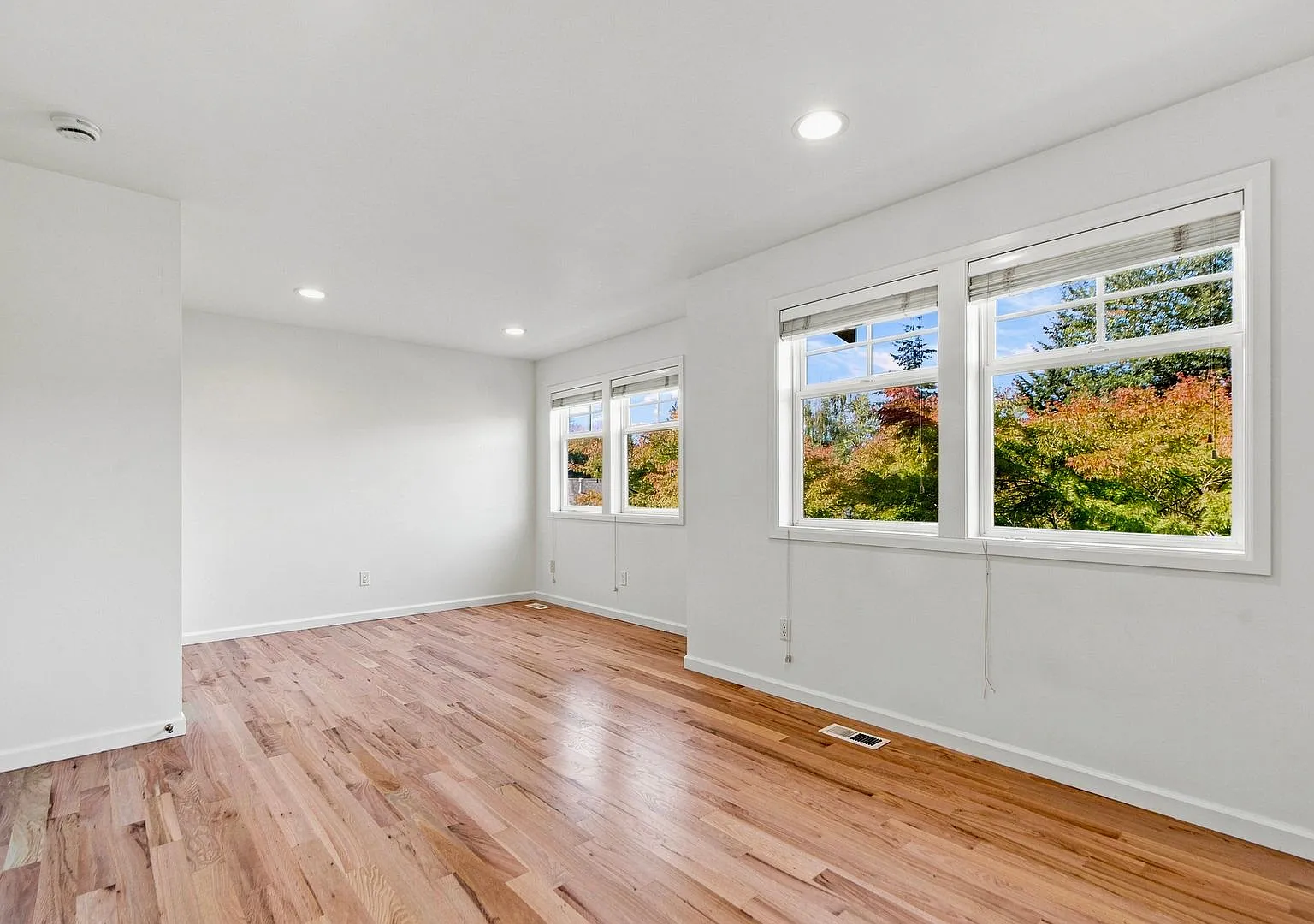 Waterfront City Charm Beautifully Remodeled Kirkland Home — Photo 2