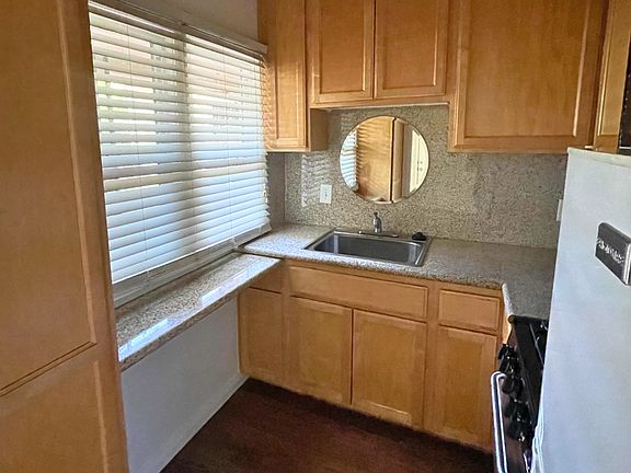5th image of 7334 Alabama Ave #0