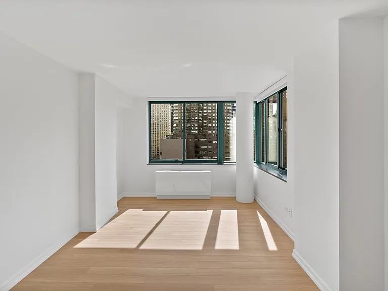 200 W 60th St #15G — Photo 10