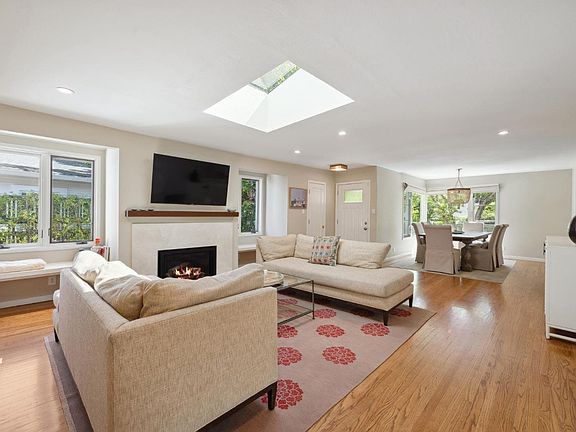 3rd image of 20 Hickory Road