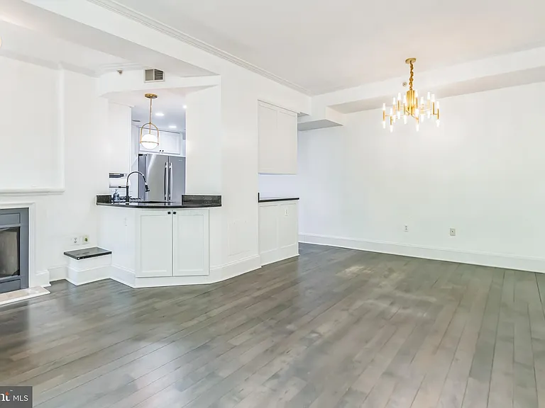 1750 16th St NW #13 — Photo 7