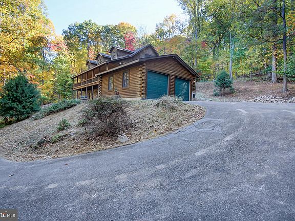 3rd image of 2831 Hawks Hill Ln