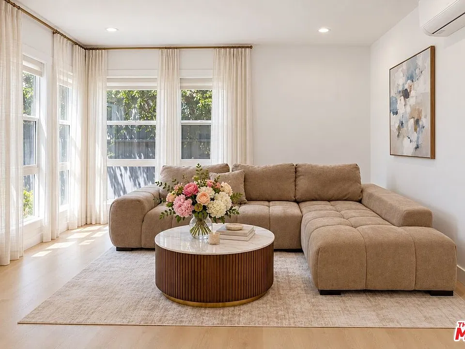 1342 S Ogden Dr