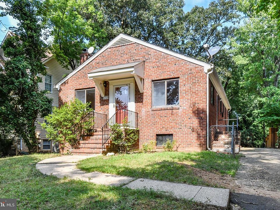 1st image of 4705 25th St N