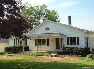 8427 Chestnut Ridge Rd, Gasport, NY 14067