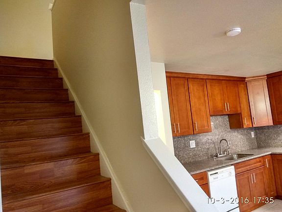 4th image of 2126 Luz Ave