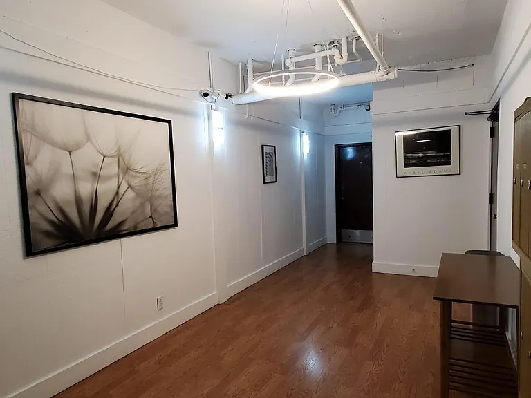 LOBBY / ENTRYWAY