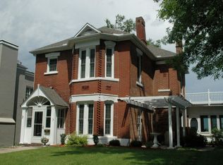 714 N 3rd St, Atchison, KS 66002