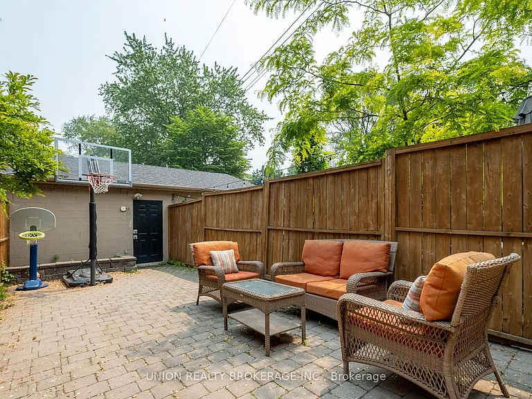 77 Logan Ave — Photo 26