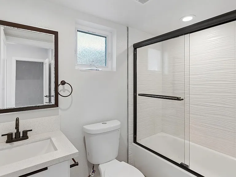 1724 Menlo Ave #1/2 — Photo 6