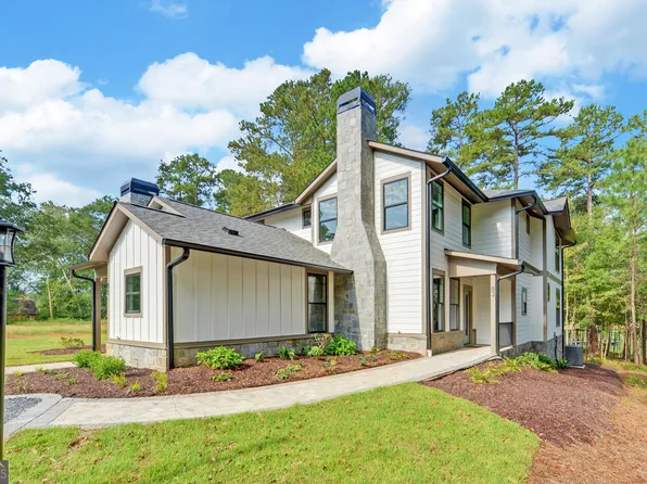 83 Woodlake Ct, Hartwell, GA 30643