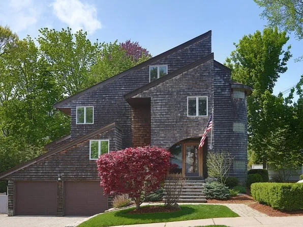 9 Avondale Rd, Newton, MA 02459