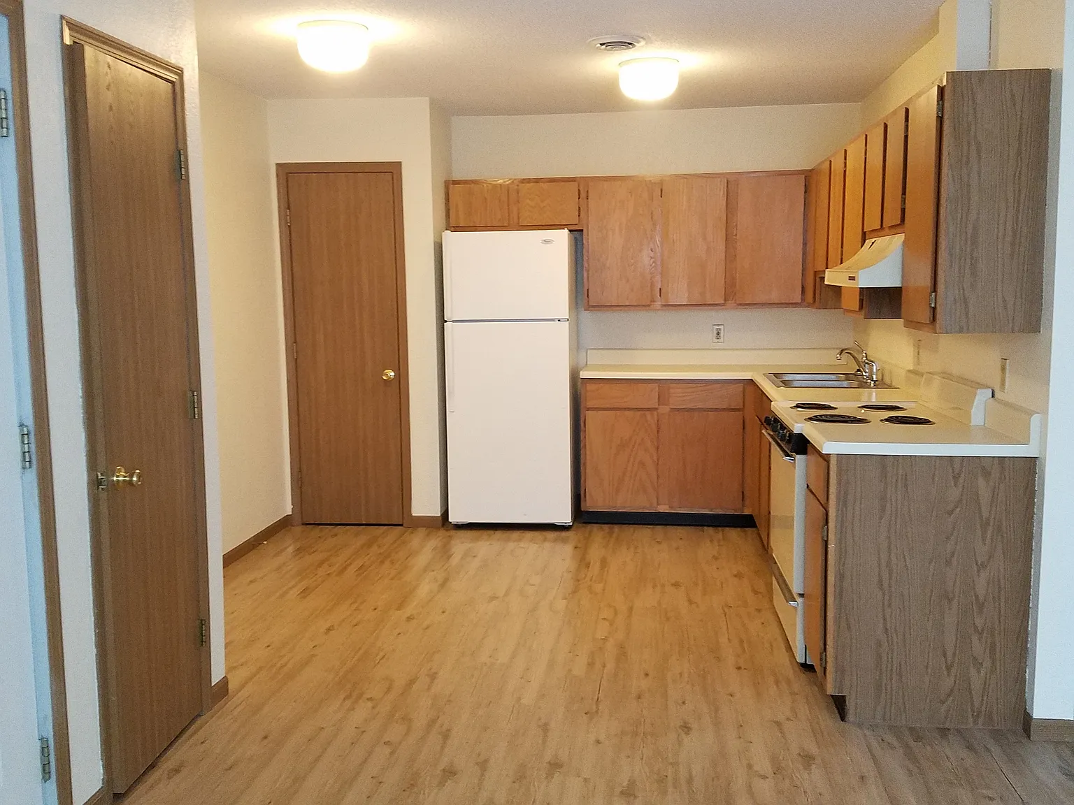 Chesterton Manor Apartments — Photo 1