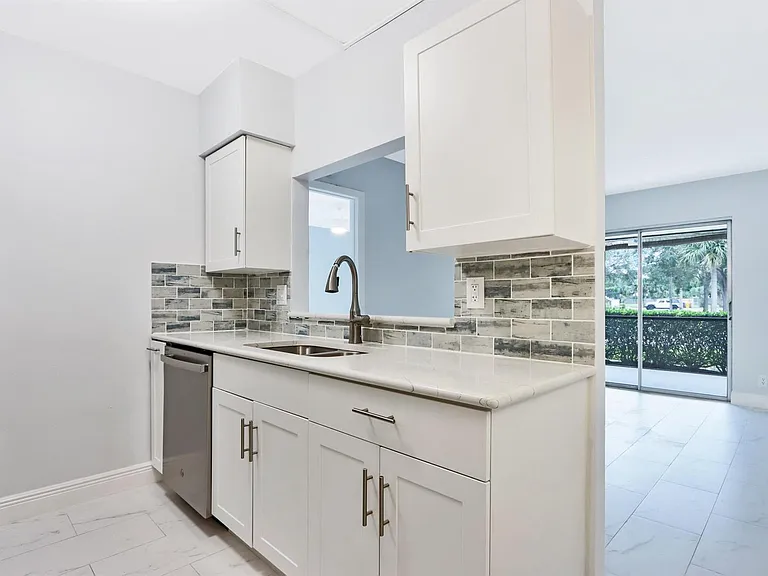 6313 Chasewood Dr #B — Photo 2