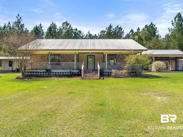 29746 Royal Ln, Elberta, AL 36530