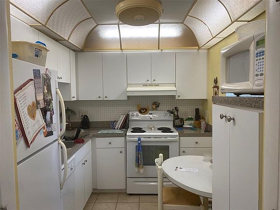 2nd image of 19029 Us Highway 19 N APT 3-1
