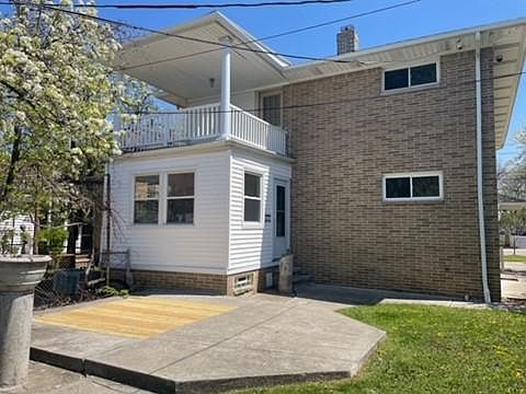 2nd image of 1970 Wooster Rd #1