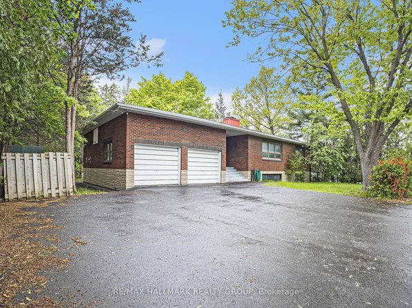 1128 Cummings Ave, Ottawa, ON K1J 7R8