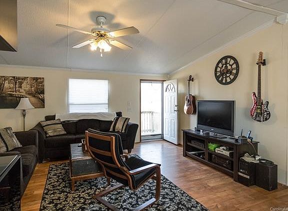 3rd image of 149 Fair Wind Ln