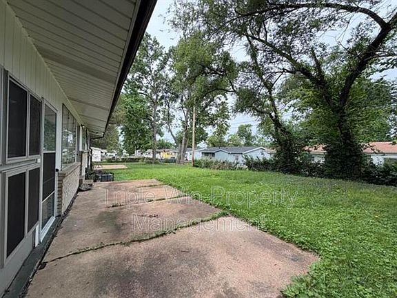 4th image of 2257 Luxmore Dr