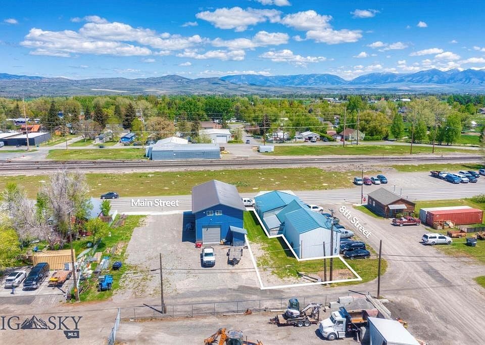 1st image of S 8th St