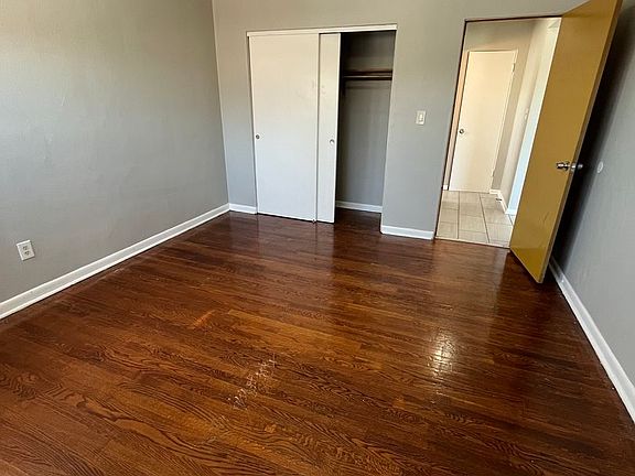 5th image of 480 Hirsch Ave APT 3