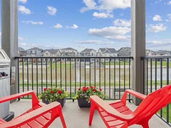 284 E Canals Xing SW, Airdrie, AB T4B 4L3