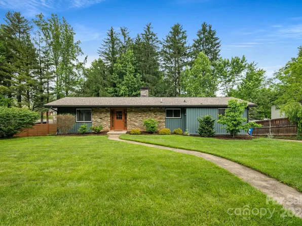 14 Deanwood Cir, Asheville, NC 28803