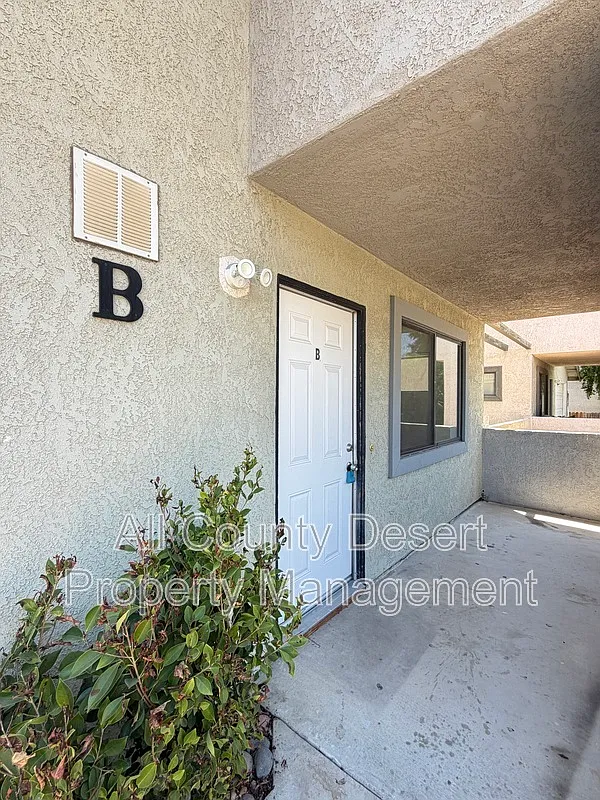 3 bed, 2.0 bath, 1200 sqft, $1,995 — Photo 3