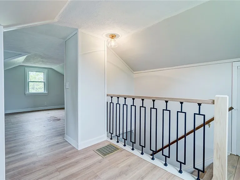 904 Lake Rd — Photo 19