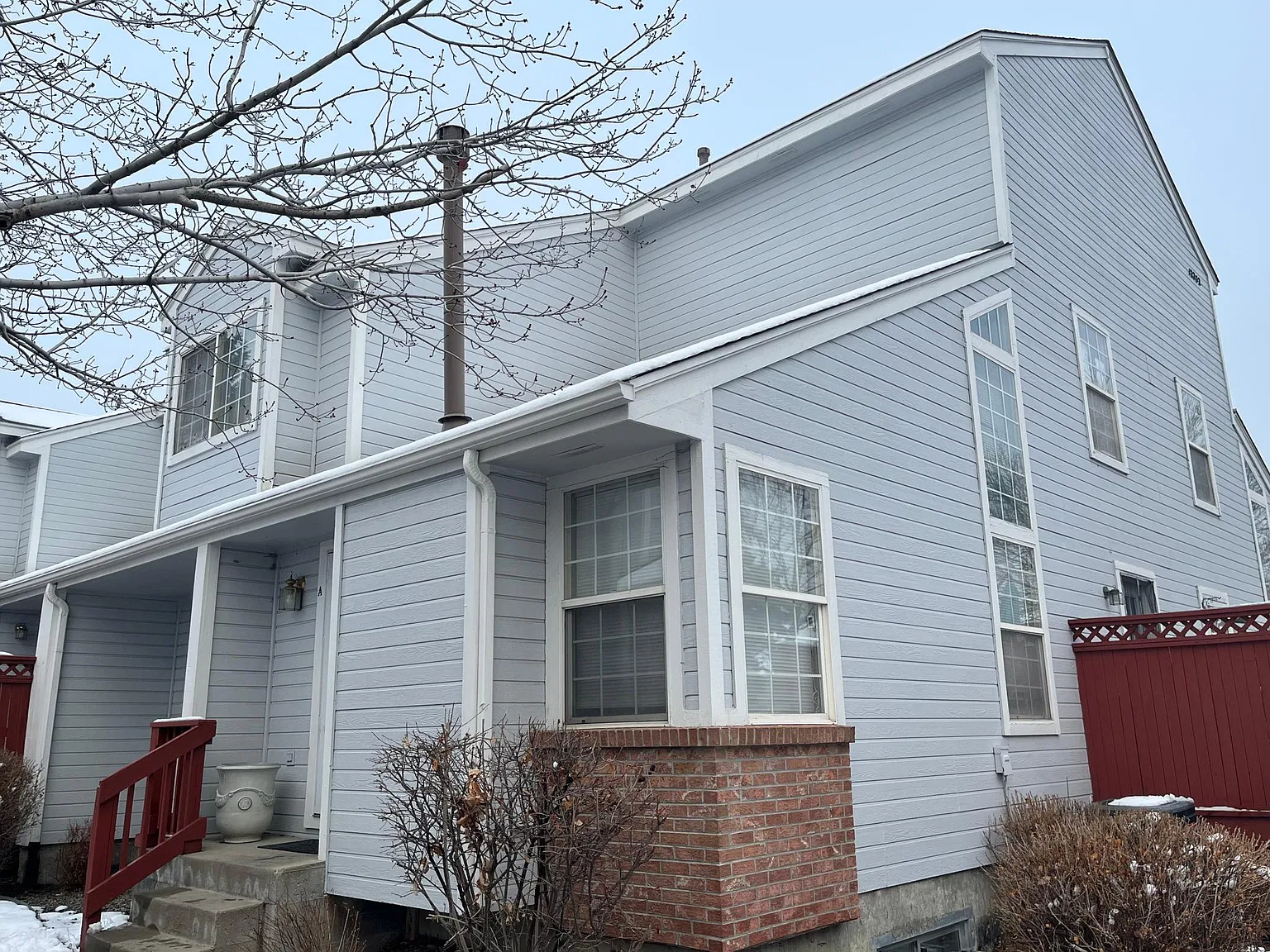 2 bed, 2020 sqft, $2,240 — Photo 1