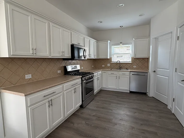 801 Brazos Bend Dr — Photo 10