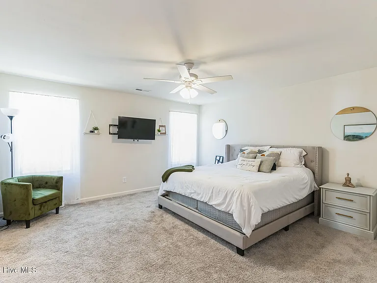 1253 Manor Dr — Photo 17