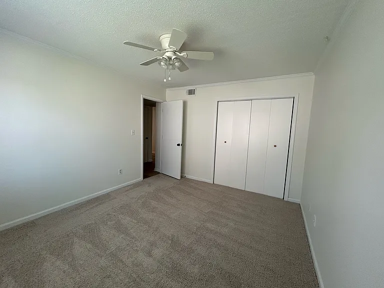 2505 W Broad St #1-221 — Photo 12