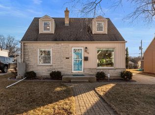 3450 N 97th St, Milwaukee, WI 53222