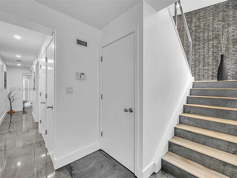 1511 NE 4th Pl #0 — Photo 35