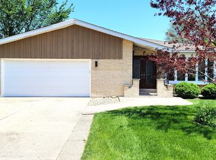 9243 Knight Ave, Des Plaines, IL