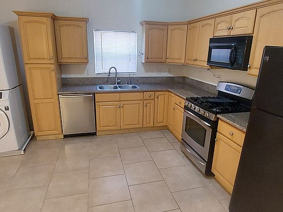 5th image of 2818-2818 S Bronson Ave #B